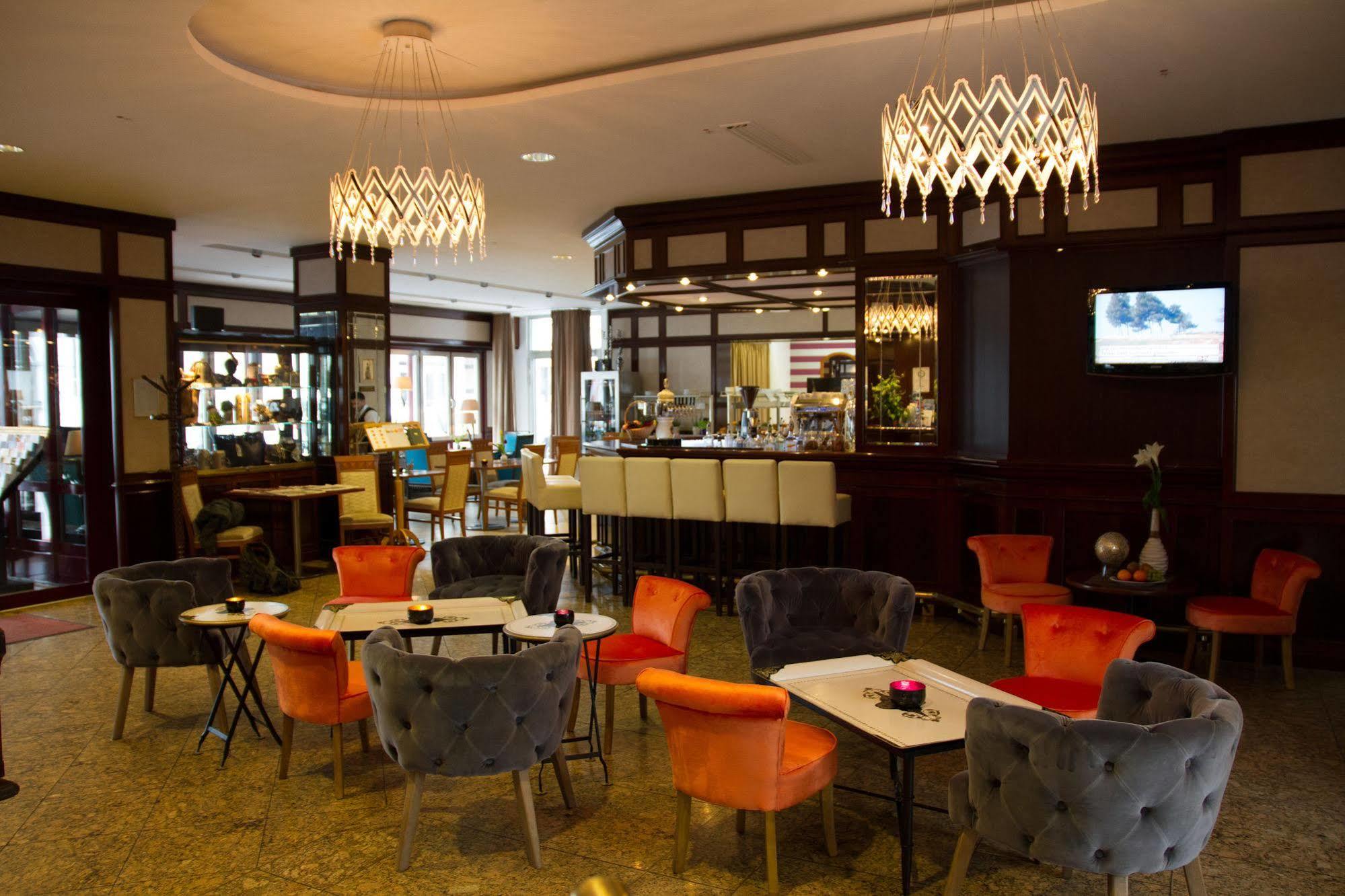 Exquisit Hotel 4*